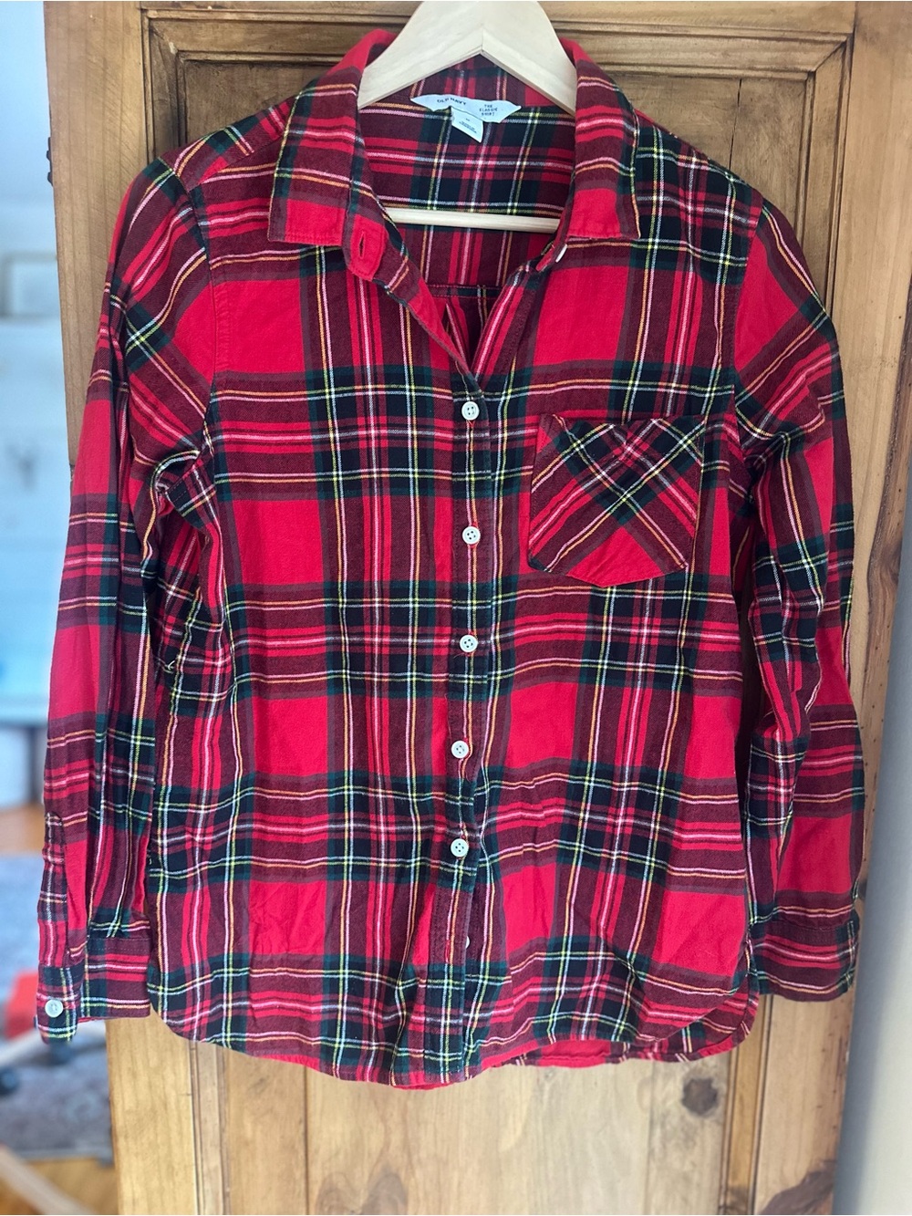 Old Navy Red Plaid Button-Down Shirt Medium